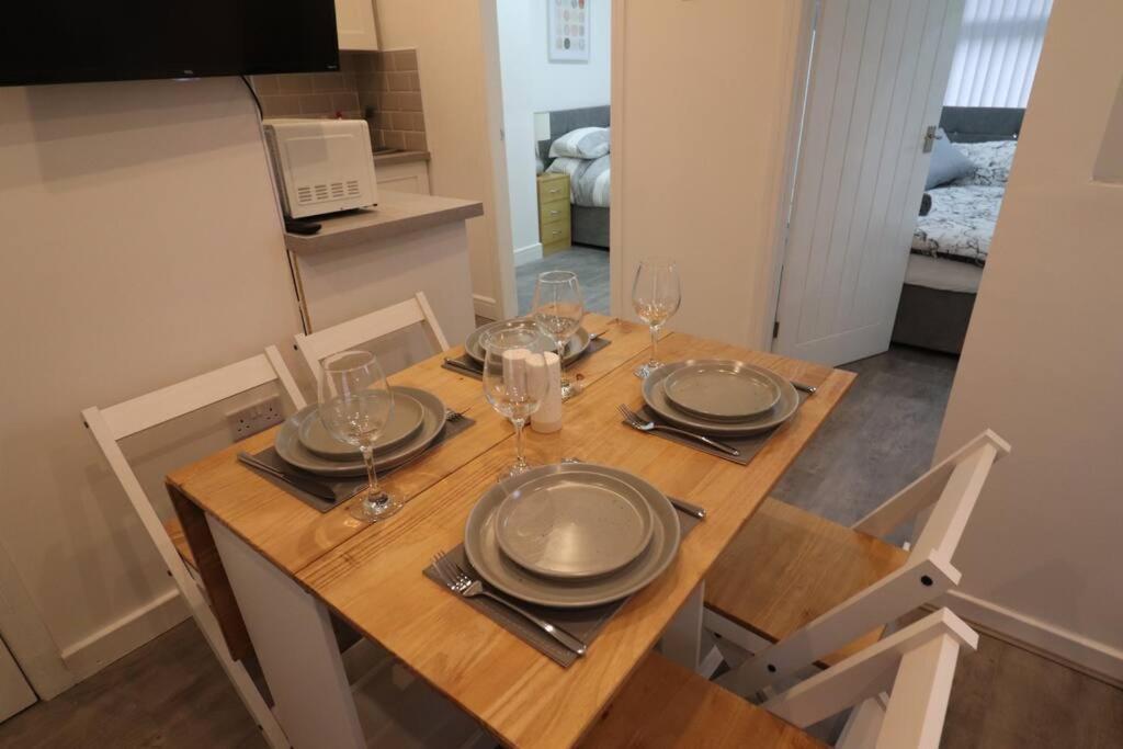 Cosy Two Bedroom First Floor Apartment Birmingham Exterior foto